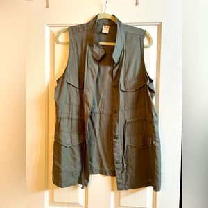 Faded Glory Woman’s Sleeveless Green Vest, Size Large.